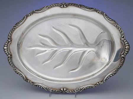Southern Colonial (Silverplate, Hollowware) Medium Footed Meat Platter with Well