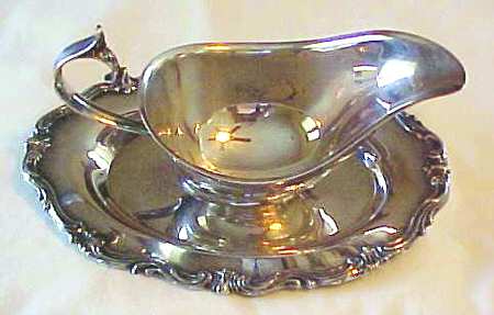 6006 (Silverplate, Hollowware) Plated Gravy Bowl with Attached Underplate