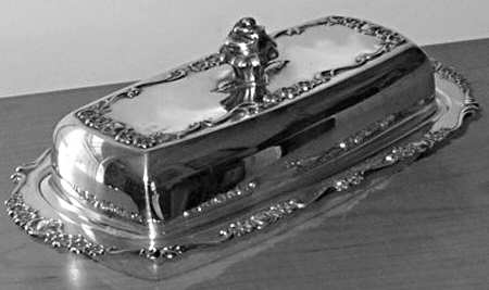 1096 (Silverplate, Hollowware) 1/4 Pound Covered Butter & Liner