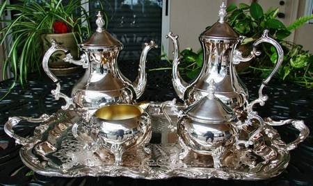 Lady Margaret (Silverplate, Hollowware) 5-Pc Silverplate Tea Set with Footed Tray