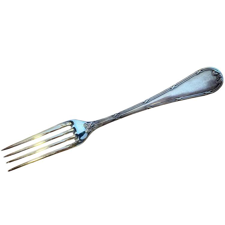 Bow (Silverplate) by Fracalanza