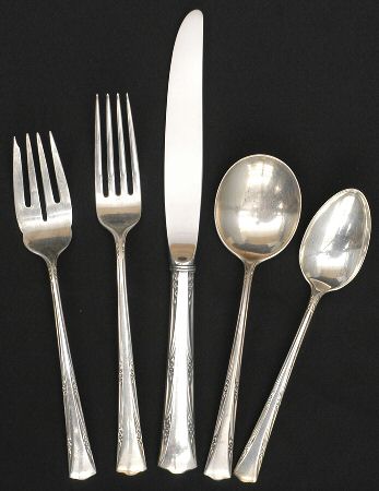 Greenbrier (Sterling, 1938, No Monos) 5 Piece Place Size Setting