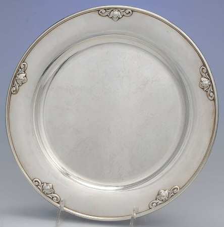 Acorn (Sterling, 1915, Hollowware) Dinner/Service Plate