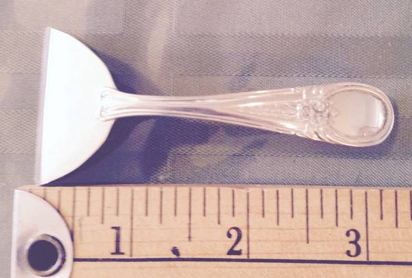 Flowered Antique (Sterling, 1940) Food Pusher Solid