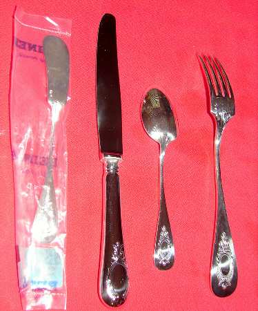 Medallion (Silverplate) Flat Handle Butter Spreader