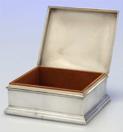 25 (Sterling, Hollowware) by Graff Washbourn &amp; Dunn