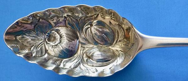 GEW4 (Sterling) Solid Berry/Casserole Spoon w/ Raised Bowl by George Smith III & William Fearn