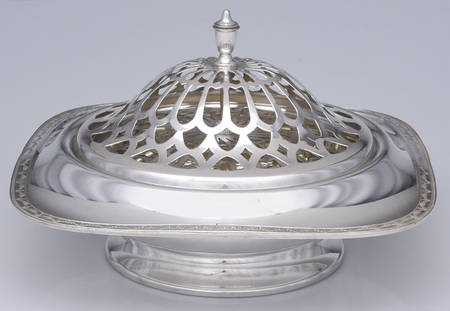 Anniversary (Silverplate, Hollowware) Round Silver Plate Centerpiece W/Flower Arranger