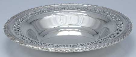 4335 (Silverplate, Hollowware) 12" Round Pierced Vegetable Bowl