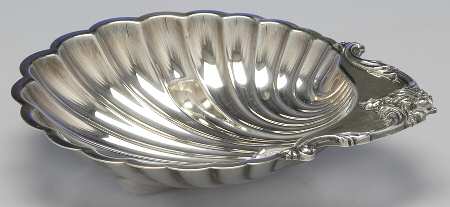 997 (Silverplate, Hollowware) 10" Shell Shape Bowl by International Silver