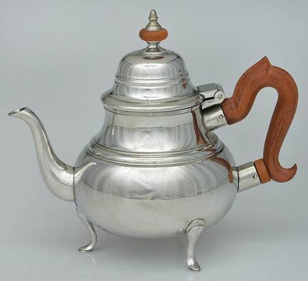 Williamsburg (Pewter, Hollowware) Brown Handle Teapot