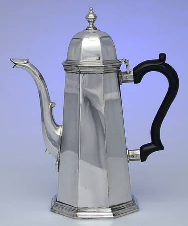 Williamsburg (Pewter, Hollowware) Black Handle Coffee Pot
