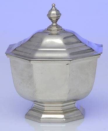 Williamsburg (Pewter, Hollowware) by Kirk Stieff