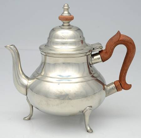 Williamsburg (Pewter, Hollowware) Brown Handle Coffee Pot