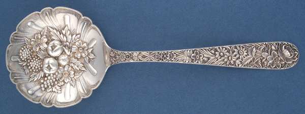 Repousse (Sterling, 1924, S.Kirk & Son, Inc.) Large Solid Shell Berry/Casserole Spoon