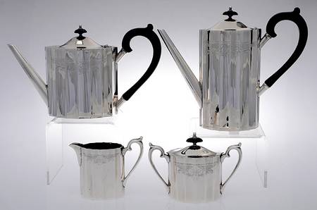 Colonial Classic (Plated, Hollowware) (4 Piece) Silverplate Tea Set