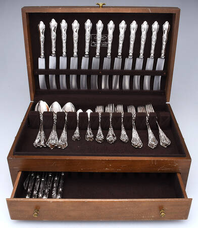 LWS2  72  Piece Estate Set by Lutz & Weiss