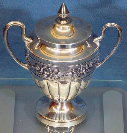 105915 (Sterling, Hollowware) Sugar Bowl & Lid by Maciel