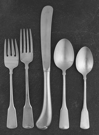 American Colonial (Stainless) 40  Piece Estate Set