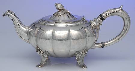 Melon-Plain (Silverplate, Hollowware) Tea Pot by Oneida Silver