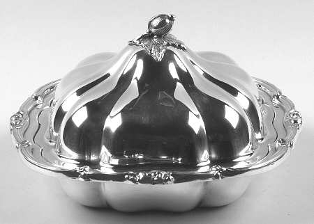 Melon-Plain (Silverplate, Hollowware) Plated Round Covered Vegetable Bowl by Oneida Silver