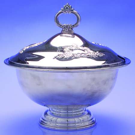 Castle Court (Silverplate, Hollowware) Tureen & Lid