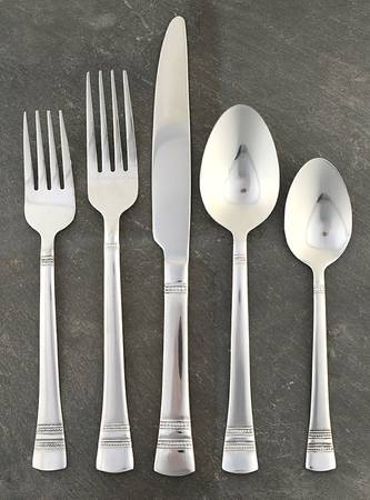 Kensington-Sapphire Bay (Stainless) 5 Piece Place Setting