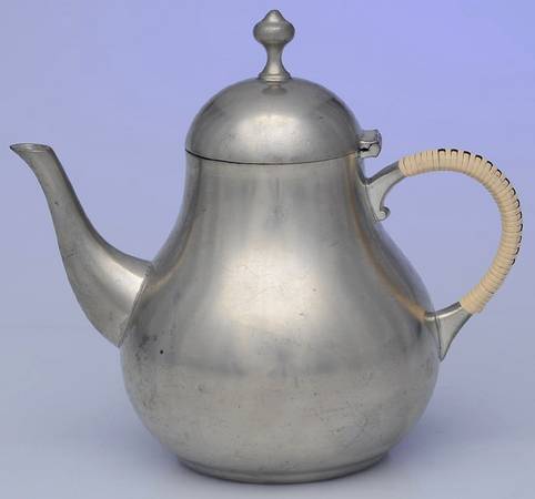 RHL3 (Pewter, Hollowware) Tea Pot by Royal Holland