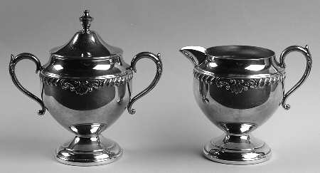 Shell & Gadroon (Silverplate, Hollowware) Creamer & Sugar with Lid Set by Sheridan Silver Co