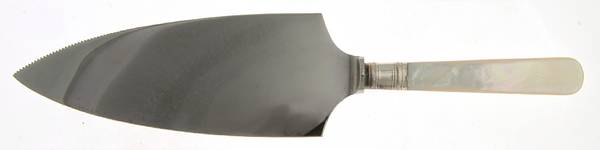 Victoria(Silverplate, Pearlhdl, Less Design Band) Pie Knife with Stainless Blade