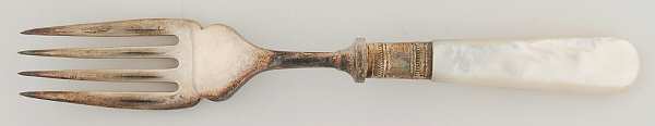 Victoria(Silverplate, Pearlhdl, Less Design Band) Individual Fish Fork, Silverplate Tines