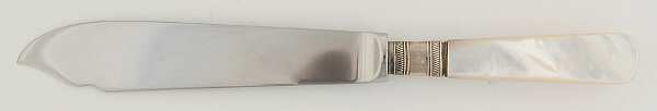 Victoria(Silverplate, Pearlhdl, Less Design Band) Individual Fish Knife with Stainless Blade