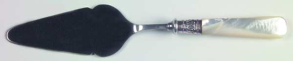 Victoria(Silverplate, Pearlhdl, More Design Band) Tart Server with Silverplate Blade