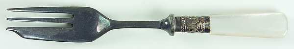 Victoria(Silverplate, Pearlhdl, More Design Band) Pastry Fork
