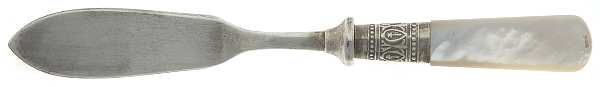 Victoria(Silverplate, Pearlhdl, More Design Band) Small Flat Handled Butter Spreader