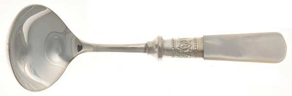 Victoria(Silverplate, Pearlhdl, More Design Band) Solid Piece Cream Ladle