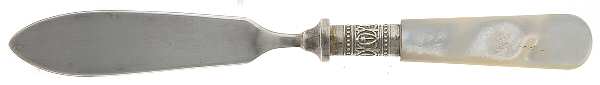 Victoria(Silverplate, Pearlhdl, More Design Band) Large Flat Handle Butter Spreader