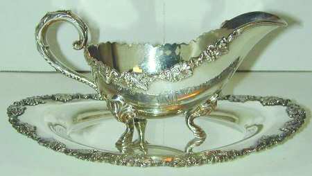 SHC7 (Silverplate, Hollowware) Plated Gravy Boat & Underplate by Sheffield Silver Co (USA)