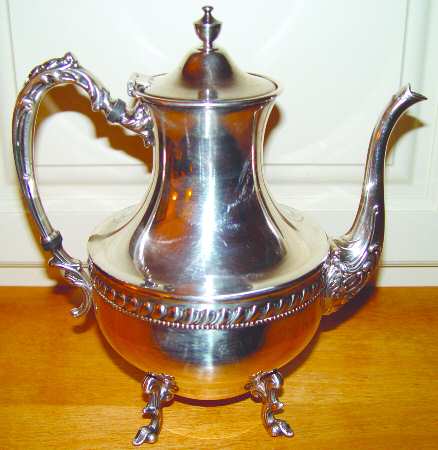 SDN9 (Silverplate, Hollowware) Silverplate Coffee Pot by Sheridan Silver Co