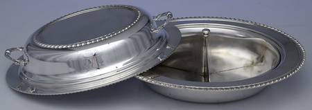 Gadroon (Silverplate, Hollowware) 3 Part Round Divided Vegetable with Lid