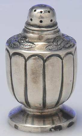 9560 (Sterling, Hollowware) Individual Pepper Shaker by Sanborns (Mexico)