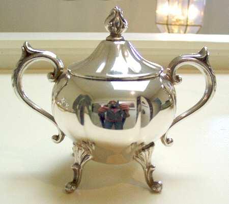 SDN16 (Silverplate, Hollowware) Sugar Bowl & Lid by Sheridan Silver Co