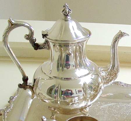 SDN16 (Silverplate, Hollowware) Teapot by Sheridan Silver Co