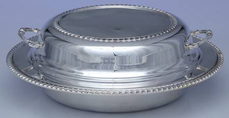5-165 (Silverplate, Hollowware) 3 Part Round Divided Vegetable with Lid