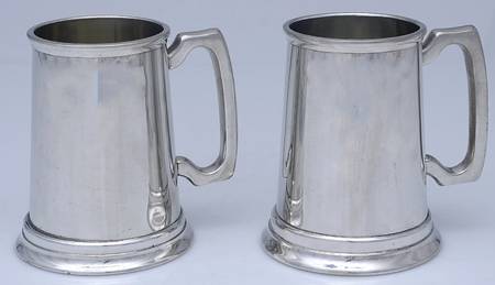 Manor Period Pewter Hollowware Tankard - Set of 2