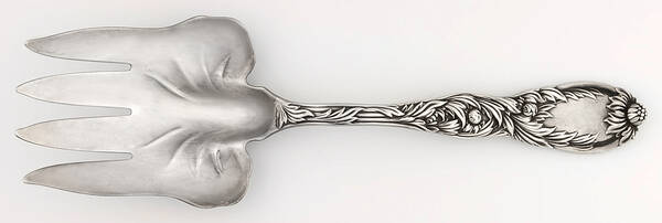 Chrysanthemum (Sterling, 1880) Large Solid Fish Serving Fork