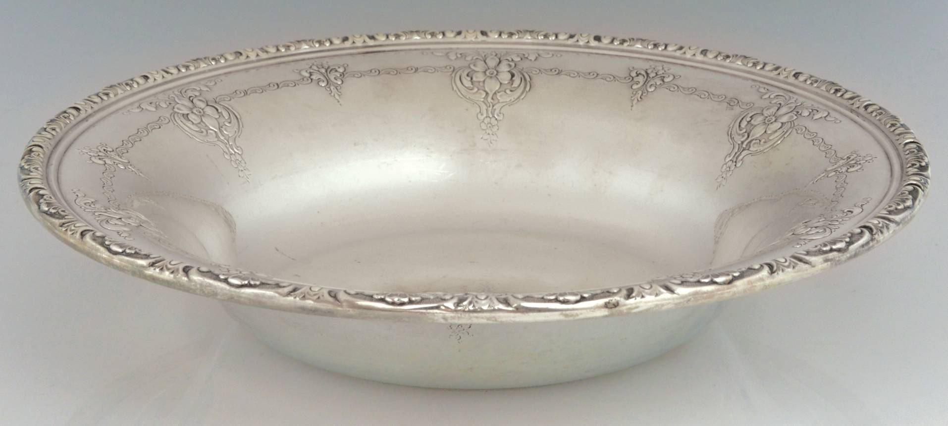 Old Master (Sterling, Hollowware, Towle Mark) Large Sterling Round Vegetable Bowl