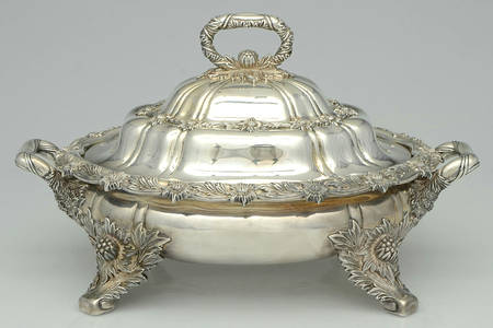 Chrysanthemum (Strl, 1880, Hlwr, 925-1000, FloralEdge) 11" Oval Footed Entree Server & Lid