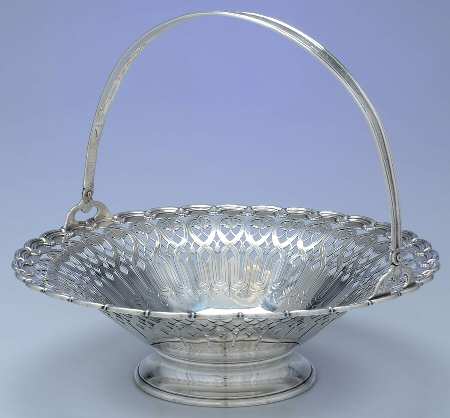English King (9579, Sterling, Hollowware) 12" Footed Pierced Handled Basket