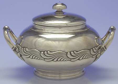 Wave Edge (Sterling, 1884, Waves, Hollowware) Sugar Bowl & Lid